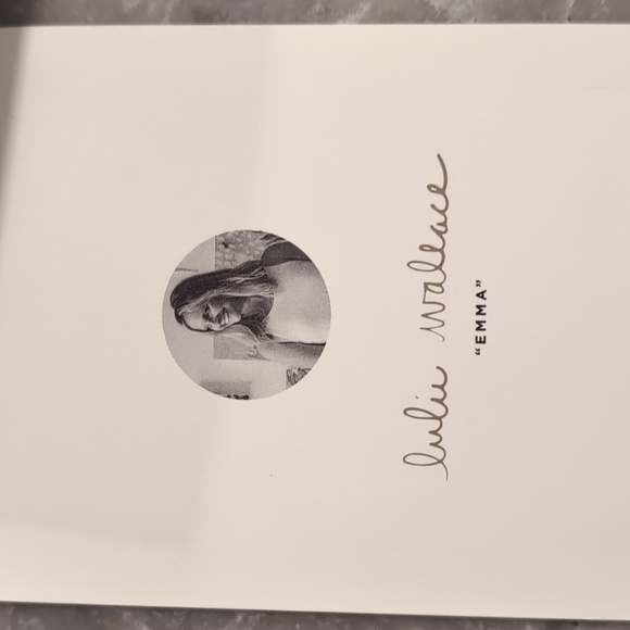 ESV Women's Study Bible Artist Series Hardcover w/Cloth "Emma" By Crossway. New - Picture 5 of 9